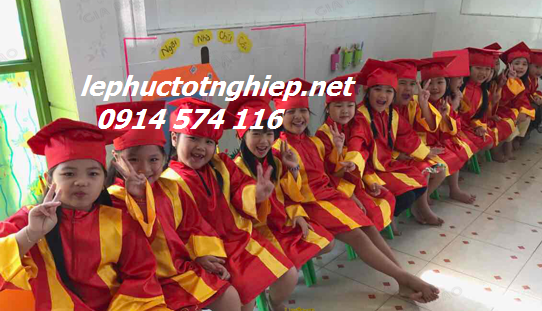 đồng phục tốt nghiệp